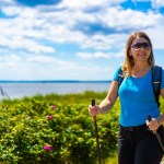 el-ejercicio-que-esta-revolucionando-a-los-mayores-de-50-por-que-la-marcha-nordica-es-tendencia-en-2026